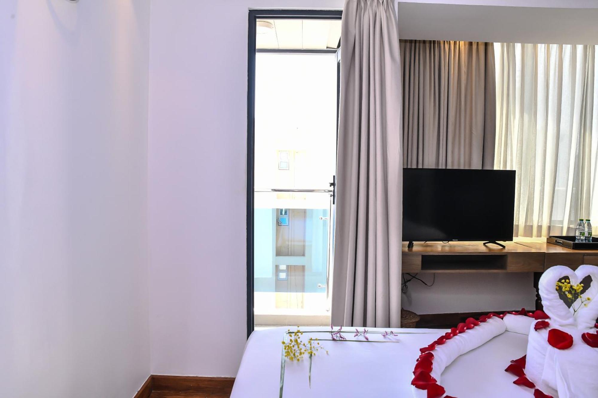 Beehive Premier Hotel Male Exterior foto